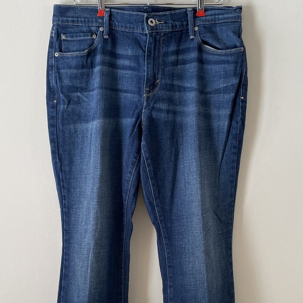 Levi’s Women’s 515 Bootcut Size 12 Dark Wash Classic Denim Blue Jeans Vtg Fit